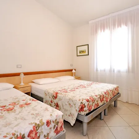 בית נופש Villaggio Delfino-2 By Interhome