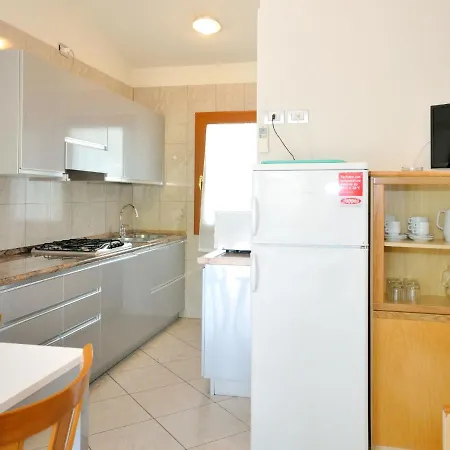 Villaggio Delfino-2 By Interhome بيت للعطل