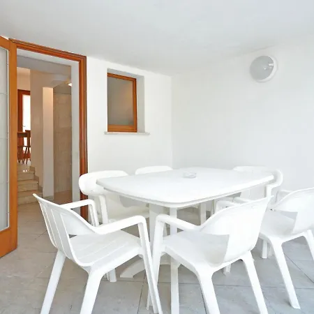 Villaggio Delfino-2 By Interhome بيت للعطل *